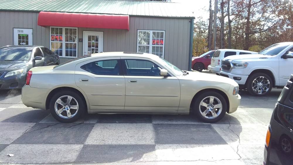 Dodge Charger 2010 Gold