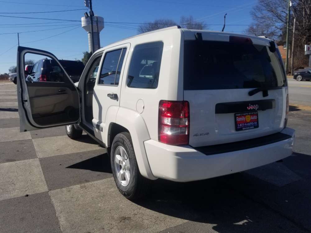 Jeep Liberty 2009 White